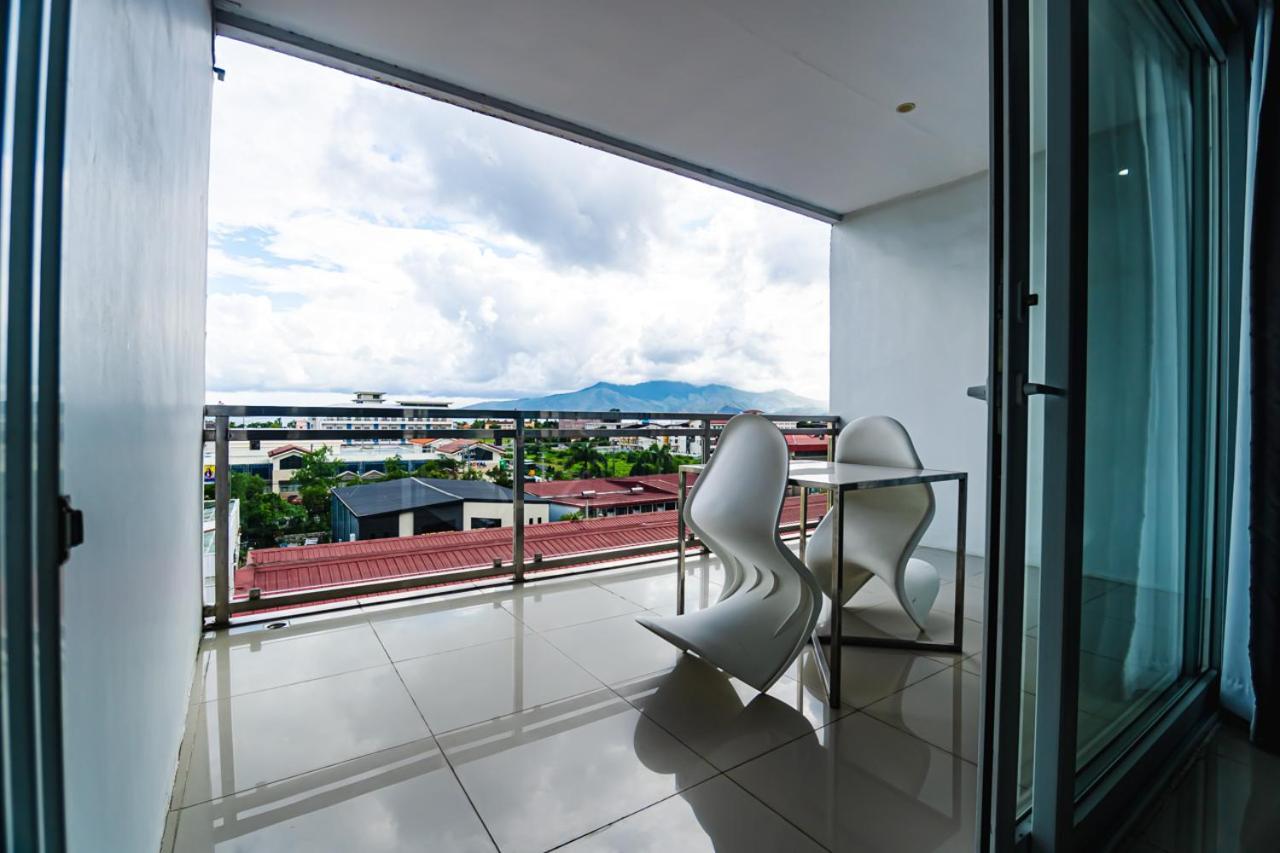 Chequers Suites Subic Bay Olongapo Exterior photo