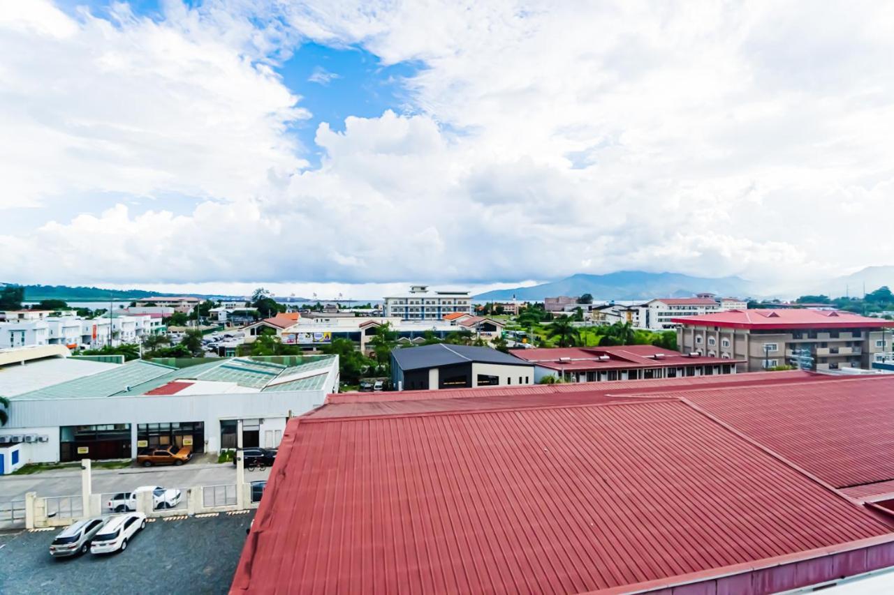 Chequers Suites Subic Bay Olongapo Exterior photo